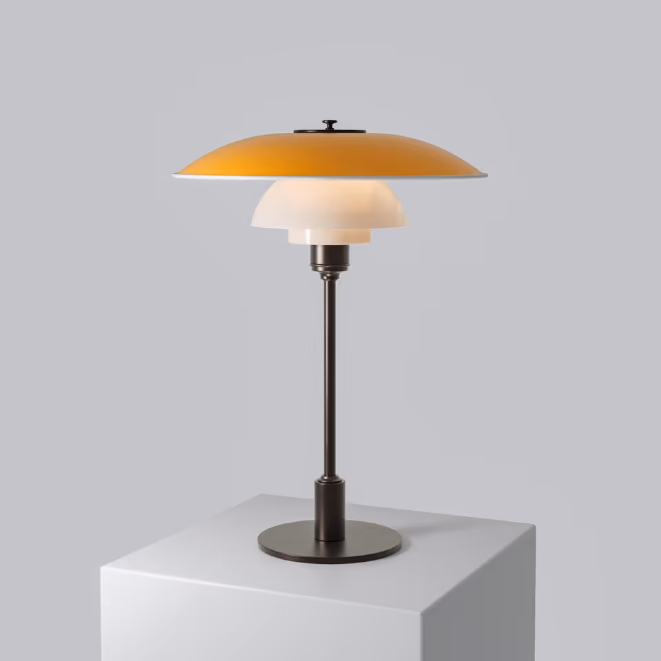 Photorealistic 3D rendering of a stylish lamp showcasing first-class product visualization and CGI product rendering.
